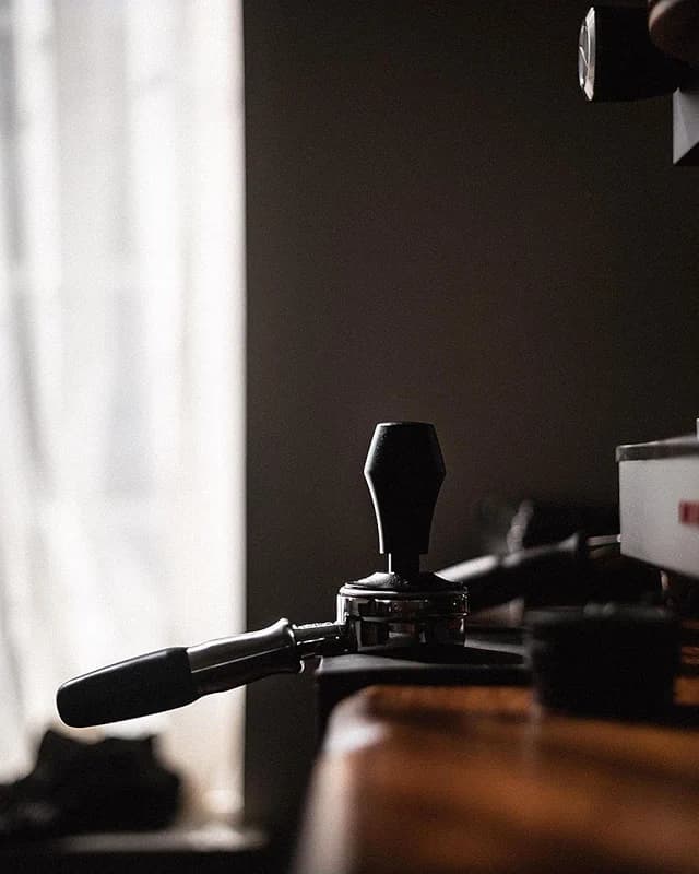 Normcore 58.5mm Coffee Tamper V4 - Spring-Loaded Tamper with 15lb / 25lb / — image 6